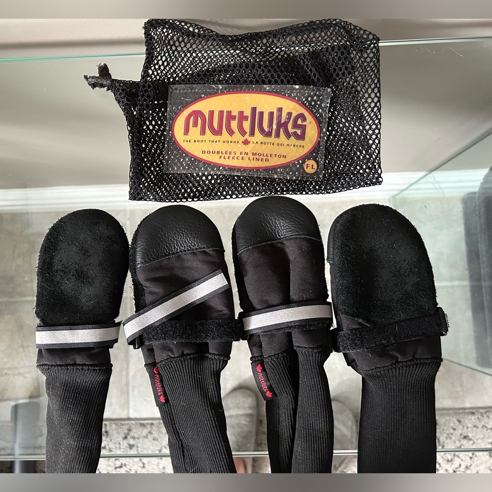 Muttlucks Leather and Fabric Insulated Black Dog Boots-large